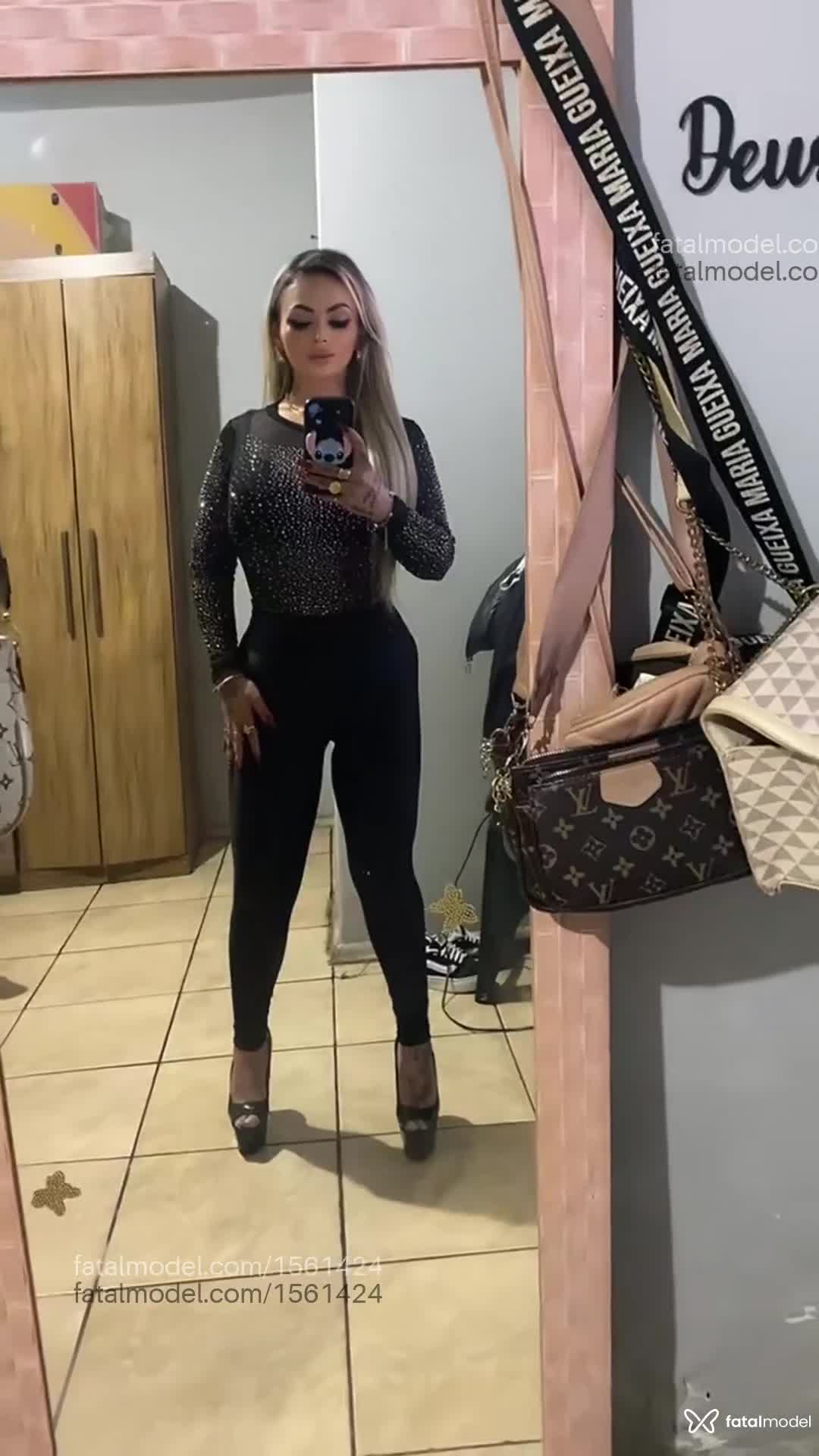 Acompanhante mulher loira (o) de olhos castanhos em Porto Alegre - Larissa andrades
