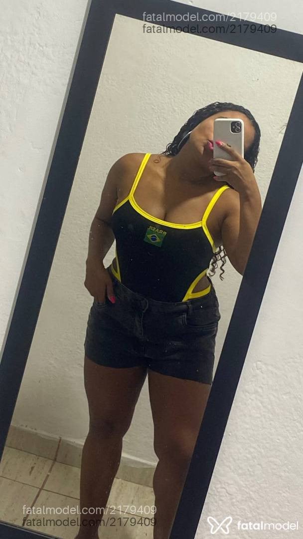 Acompanhante mulher morena (o) de olhos castanhos em Rio de Janeiro - Victória
