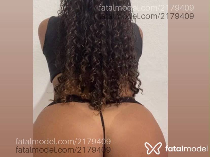 Acompanhante mulher morena (o) de olhos castanhos - Vic