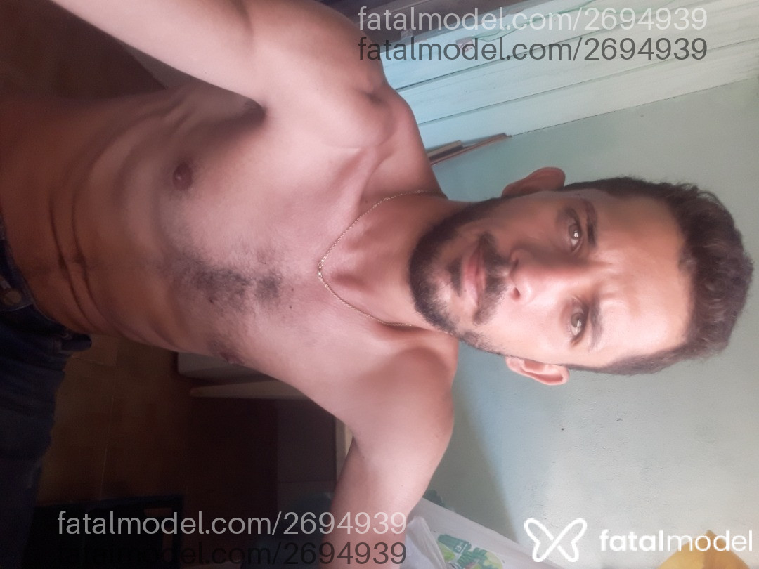 Acompanhante homem morena (o) de olhos verdes em Virtual - Polaco
