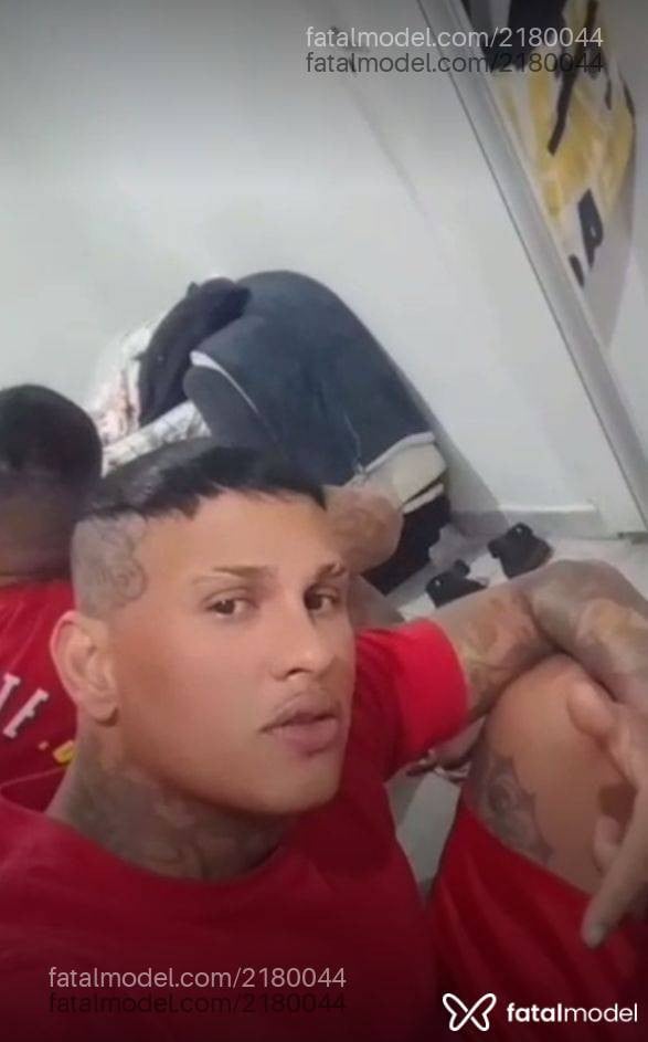 Acompanhante homem morena (o) de olhos castanhos - Henrique