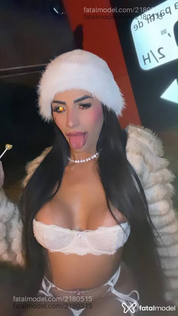 Acompanhante mulher trans morena (o) de olhos pretos - Amanda