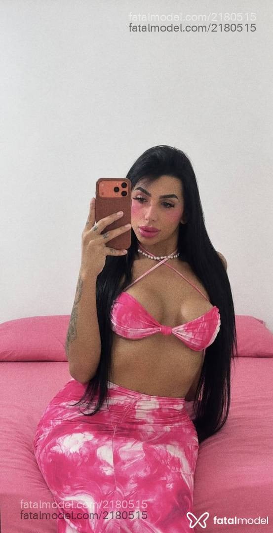 Acompanhante mulher trans morena (o) de olhos pretos - Amanda