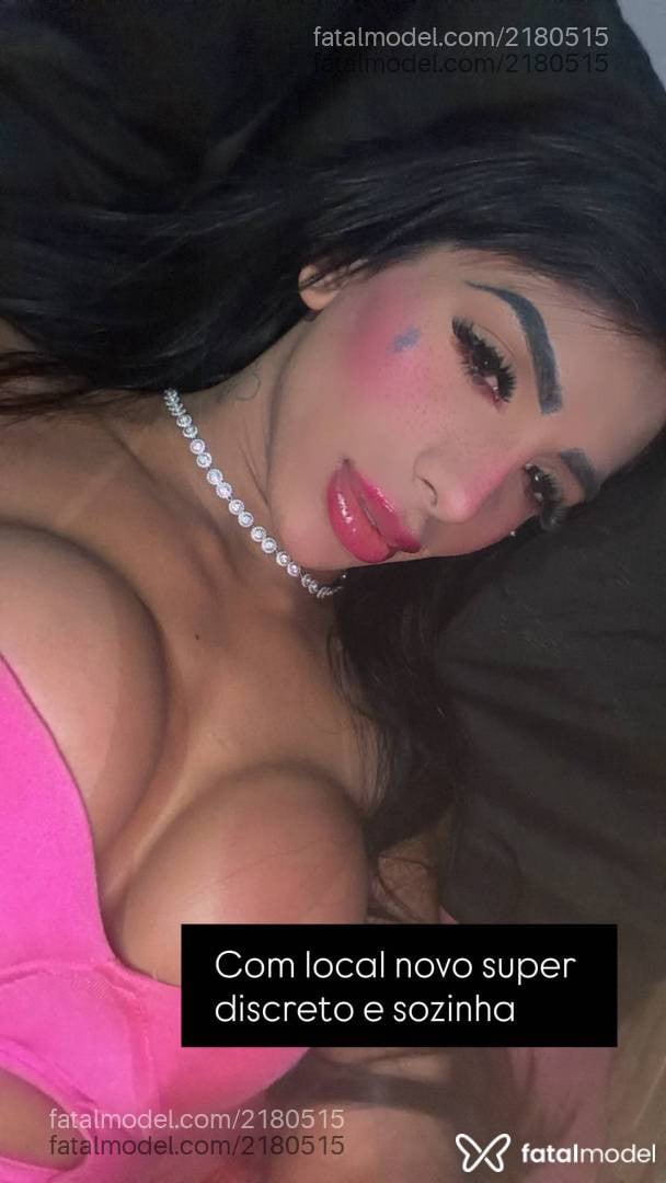 Acompanhante mulher trans morena (o) de olhos pretos - Amanda