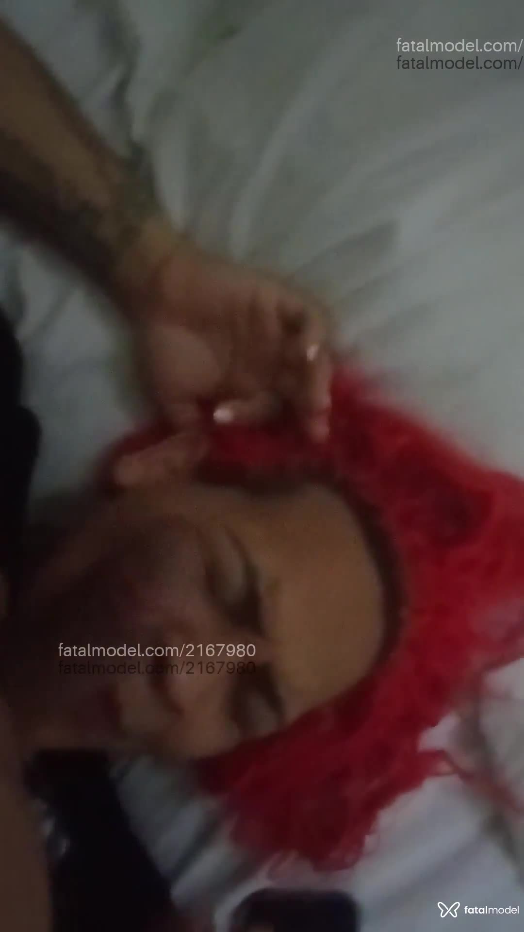 Acompanhante mulher trans com cabelo colorido de olhos castanhos em Curitiba - Suanne Honey