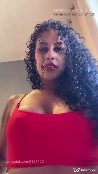 Acompanhante mulher morena (o) de olhos castanhos - Medusa