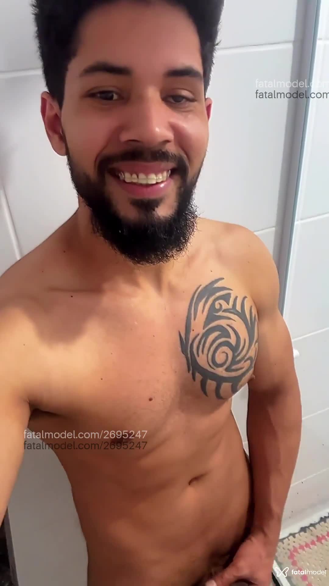 Acompanhante homem morena (o) de olhos pretos em Cascavel - Embaixador