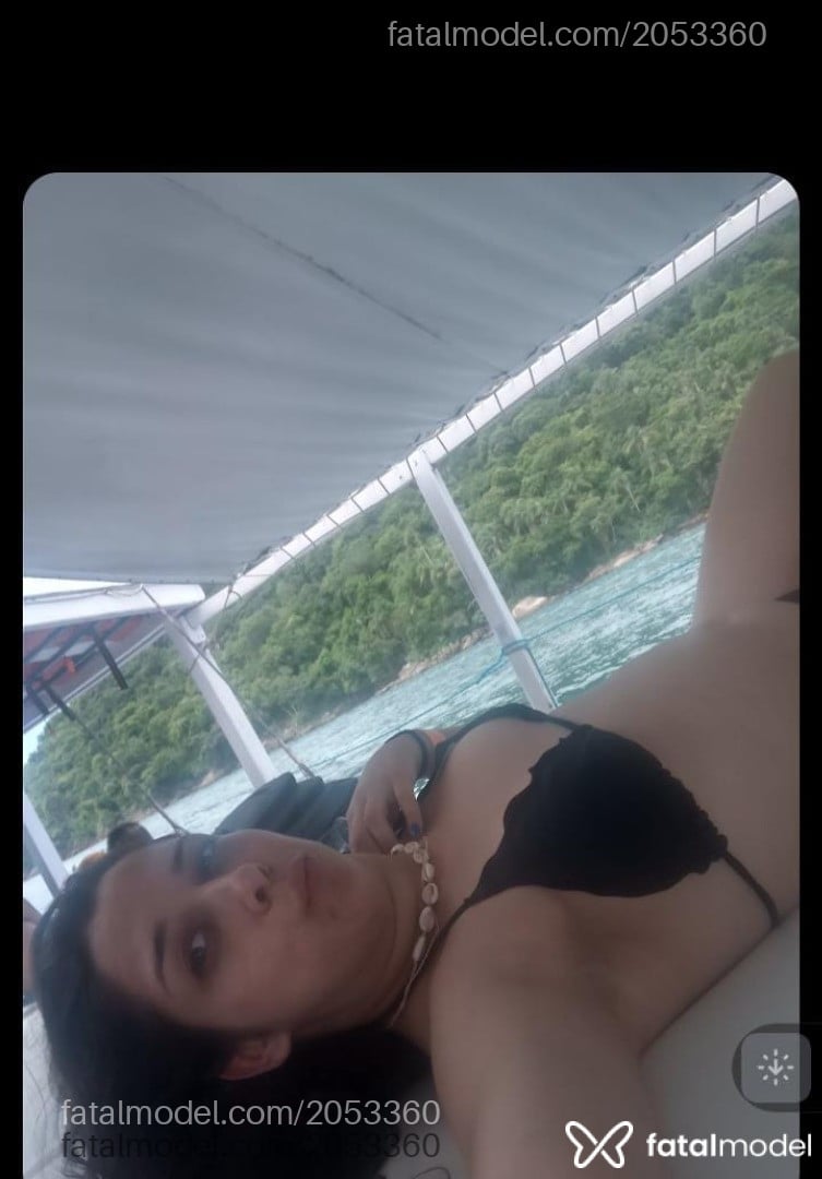 Acompanhante mulher com cabelo castanho de olhos azuis em Virtual - Biaah