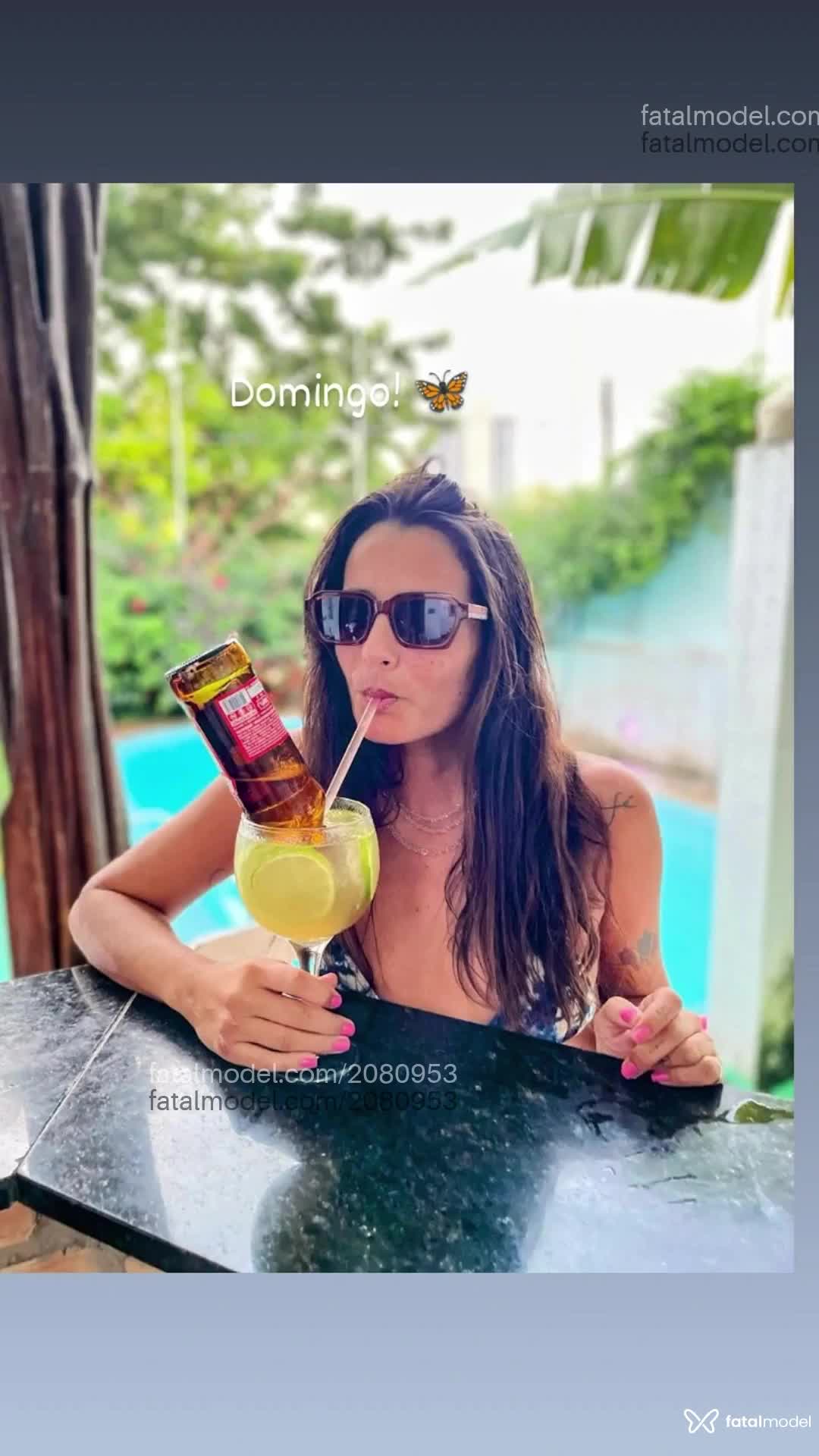 Acompanhante mulher com cabelo castanho de olhos verdes em Natal Acompanhante mulher com cabelo castanho de olhos verdes em Natal - Lorena