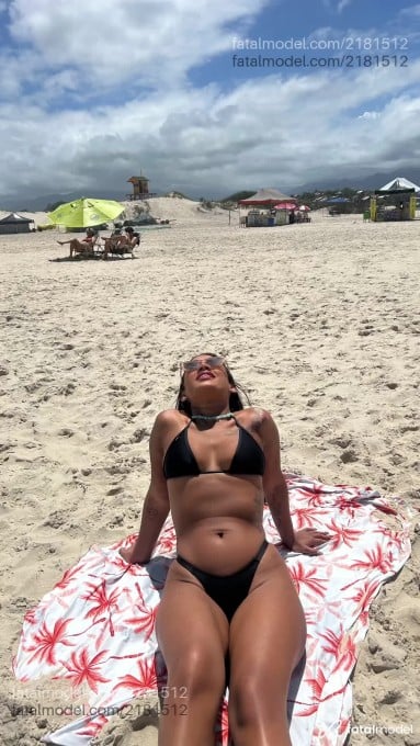Acompanhante mulher morena (o) de olhos pretos em Chapecó Acompanhante mulher morena (o) de olhos pretos em Chapecó - Bianca
