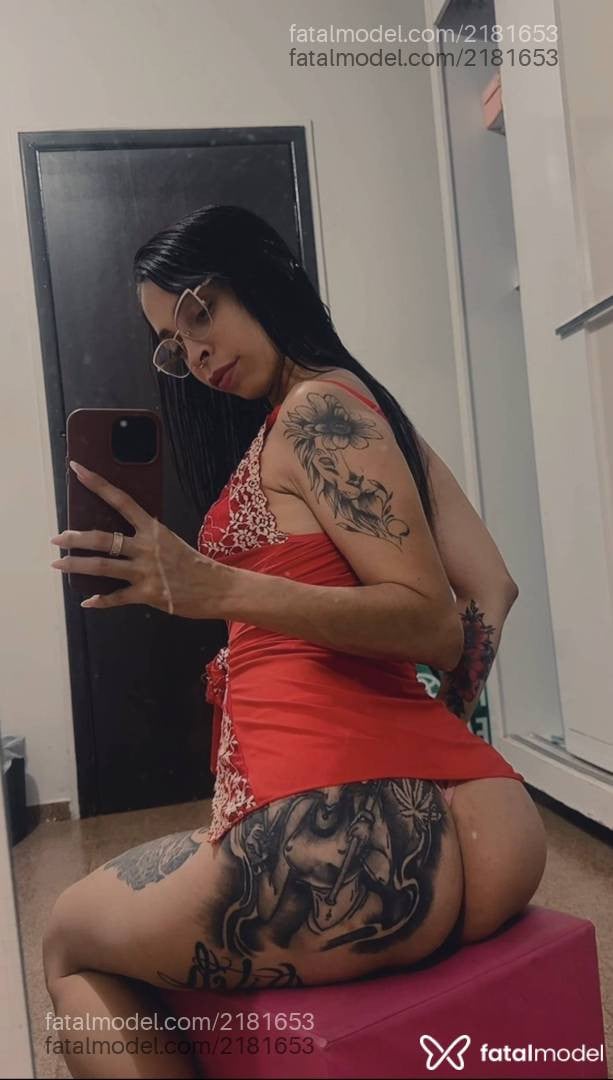 Acompanhante mulher morena (o) de olhos mel - Victoria