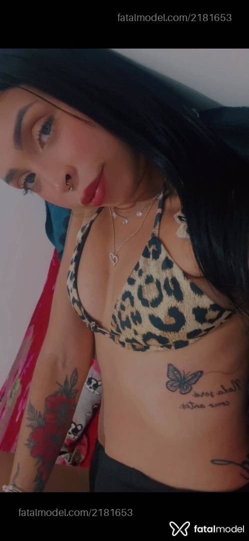 Acompanhante mulher morena (o) de olhos mel - Victoria