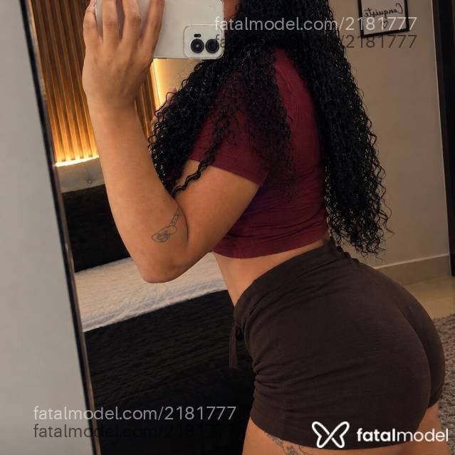 Acompanhante mulher com cabelo castanho de olhos castanhos - Estefany