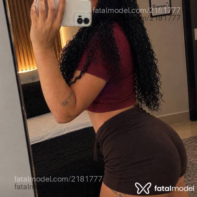 Acompanhante mulher com cabelo castanho de olhos castanhos - Estefany