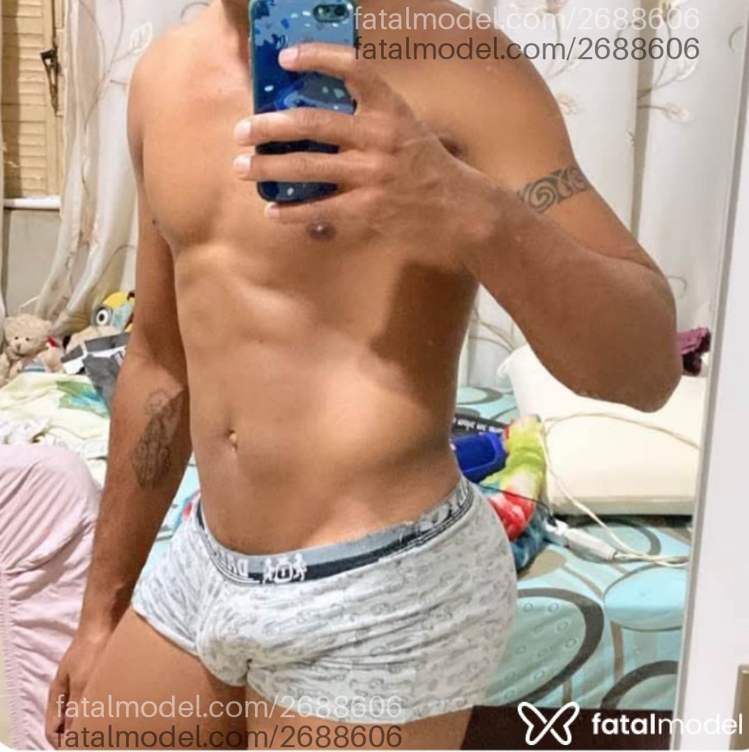 Acompanhante homem com cabelo castanho de olhos castanhos em Votuporanga Acompanhante homem com cabelo castanho de olhos castanhos em Votuporanga - Davi