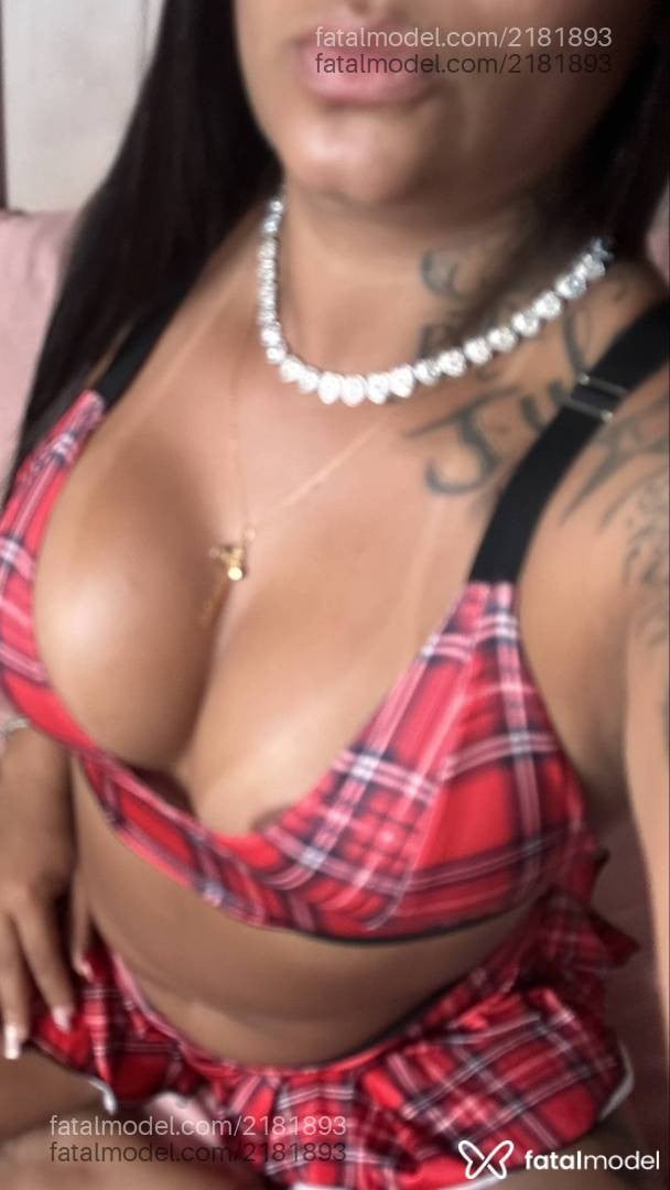 Acompanhante mulher morena (o) de olhos pretos - Brenda Duarte