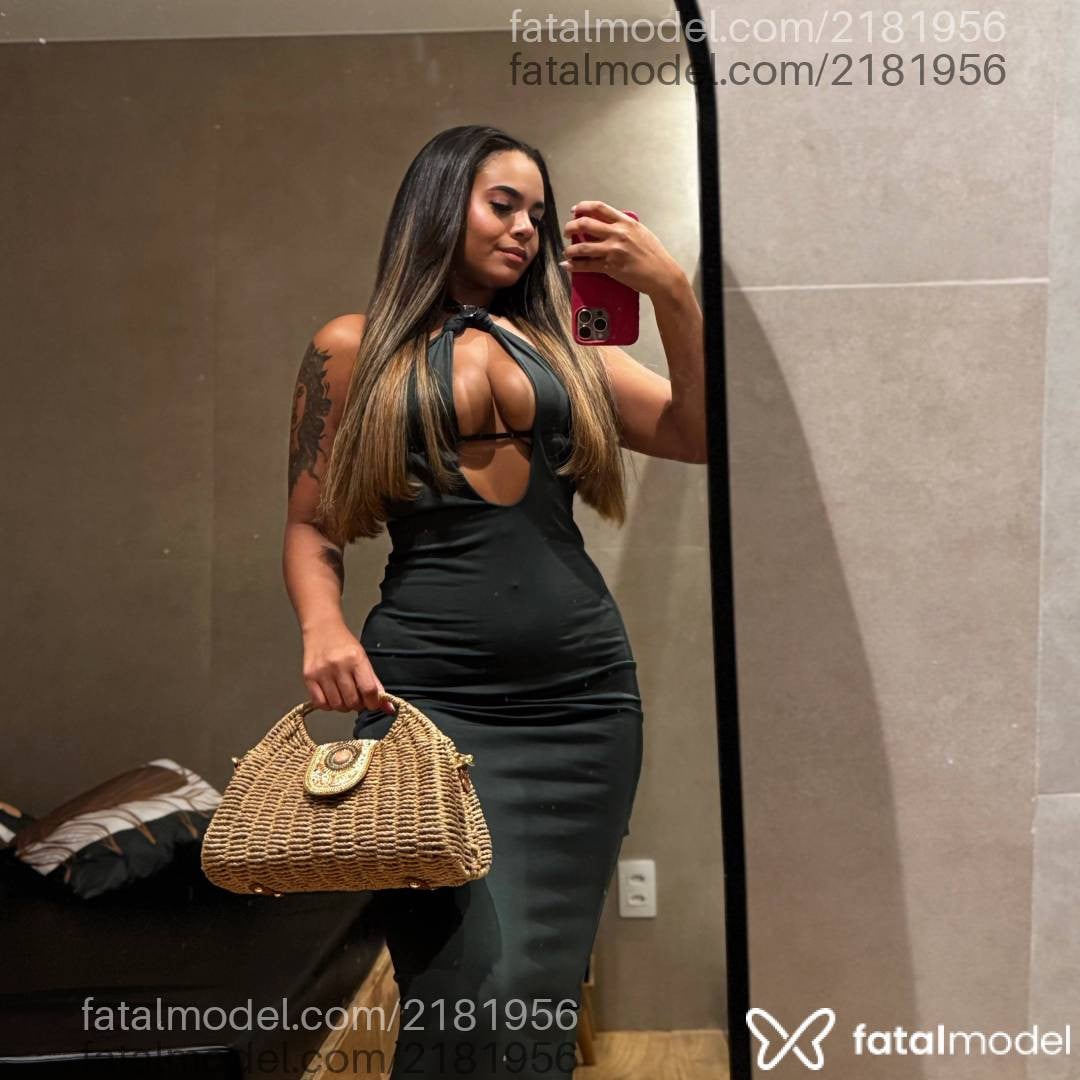 Acompanhante mulher morena (o) de olhos castanhos - Pérola