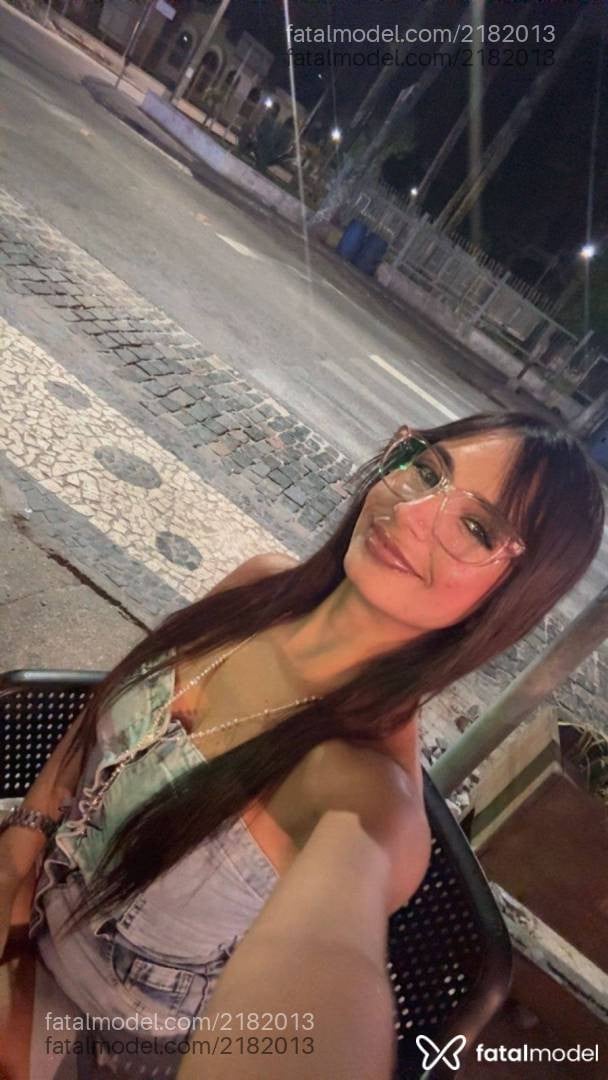 Acompanhante mulher com cabelo castanho de olhos mel em Teixeira de Freitas - Angel