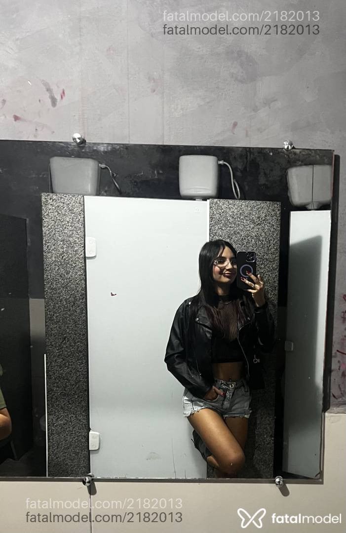 Acompanhante mulher com cabelo castanho de olhos mel em Linhares - Angel