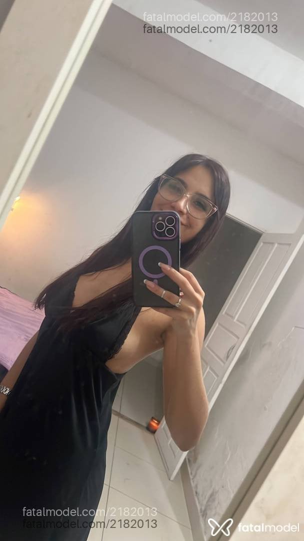 Acompanhante mulher com cabelo castanho de olhos mel - Angel Acompanhante mulher com cabelo castanho de olhos mel - Angel