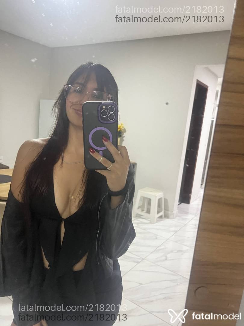 Acompanhante mulher com cabelo castanho de olhos mel - Angel