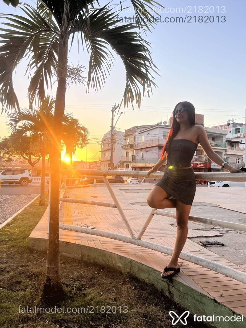 Acompanhante mulher com cabelo castanho de olhos mel - Angel