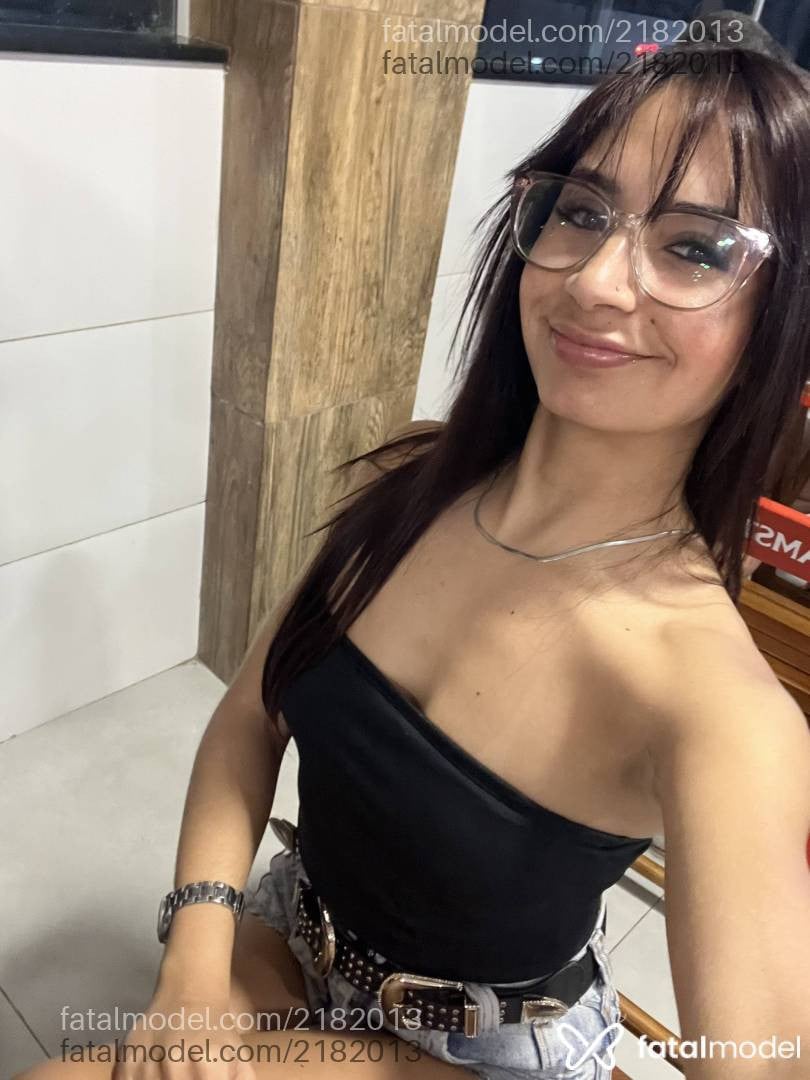 Acompanhante mulher com cabelo castanho de olhos mel - Angel