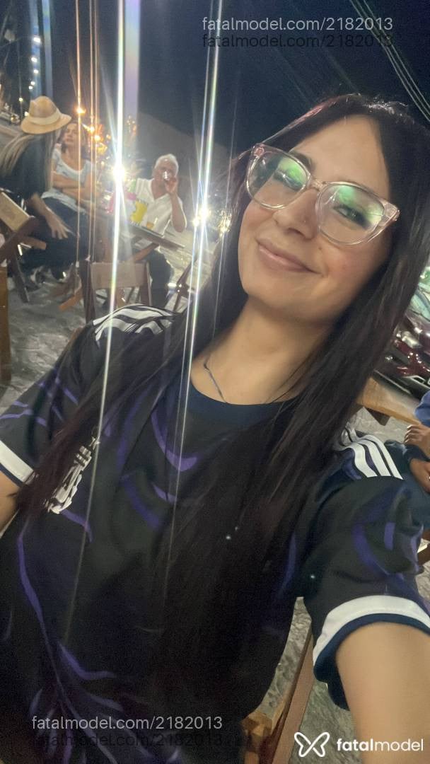 Acompanhante mulher com cabelo castanho de olhos mel - Angel Acompanhante mulher com cabelo castanho de olhos mel - Angel