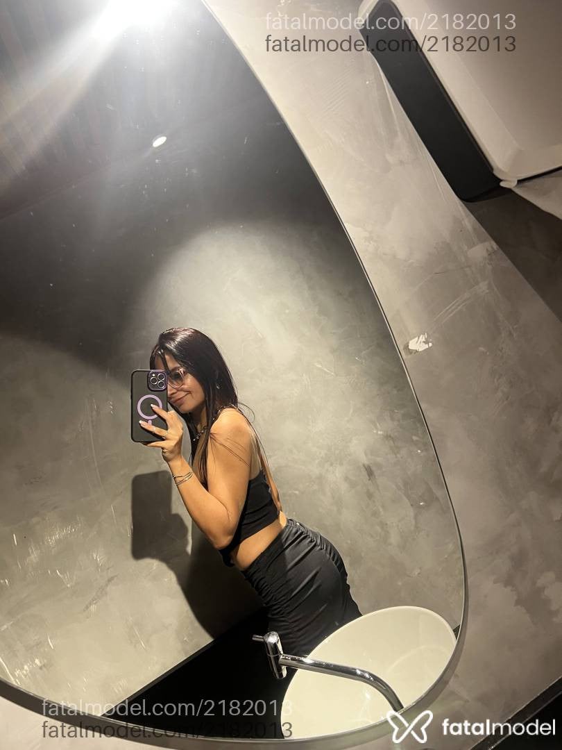 Acompanhante mulher com cabelo castanho de olhos mel - Angel Acompanhante mulher com cabelo castanho de olhos mel - Angel