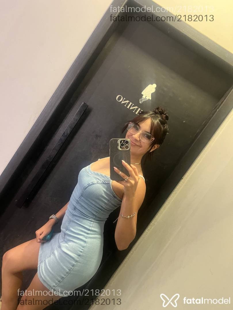Acompanhante mulher com cabelo castanho de olhos mel - Angel