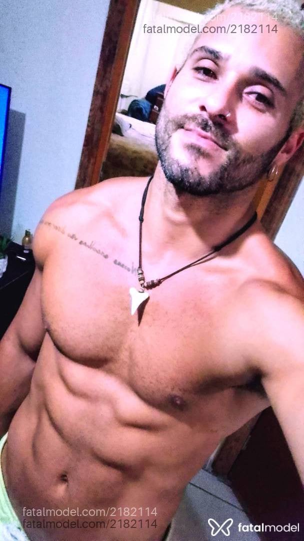 Acompanhante homem com cabelo castanho de olhos mel - Marquezmalvado