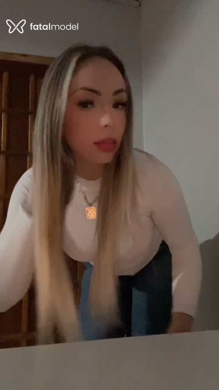 Acompanhante mulher loira (o) de olhos azuis em Novo Hamburgo Acompanhante mulher loira (o) de olhos azuis em Novo Hamburgo - Betina Liz