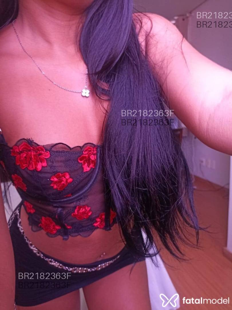 Acompanhante mulher morena (o) de olhos mel - Melissa