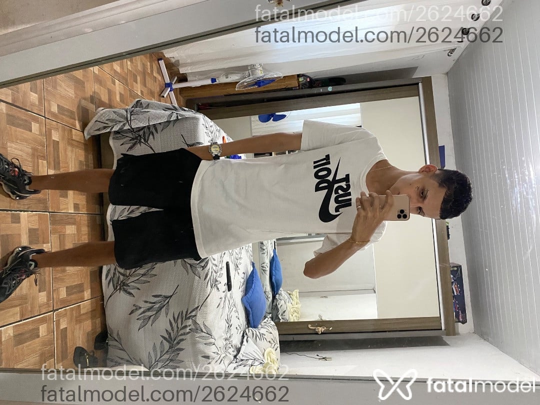 Acompanhante homem com cabelo castanho de olhos pretos em Virtual - Magrin Picamaster