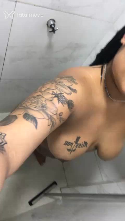 Acompanhante mulher com cabelo castanho de olhos castanhos em Aparecida de Goiânia Acompanhante mulher com cabelo castanho de olhos castanhos em Aparecida de Goiânia - Karol Lopes
