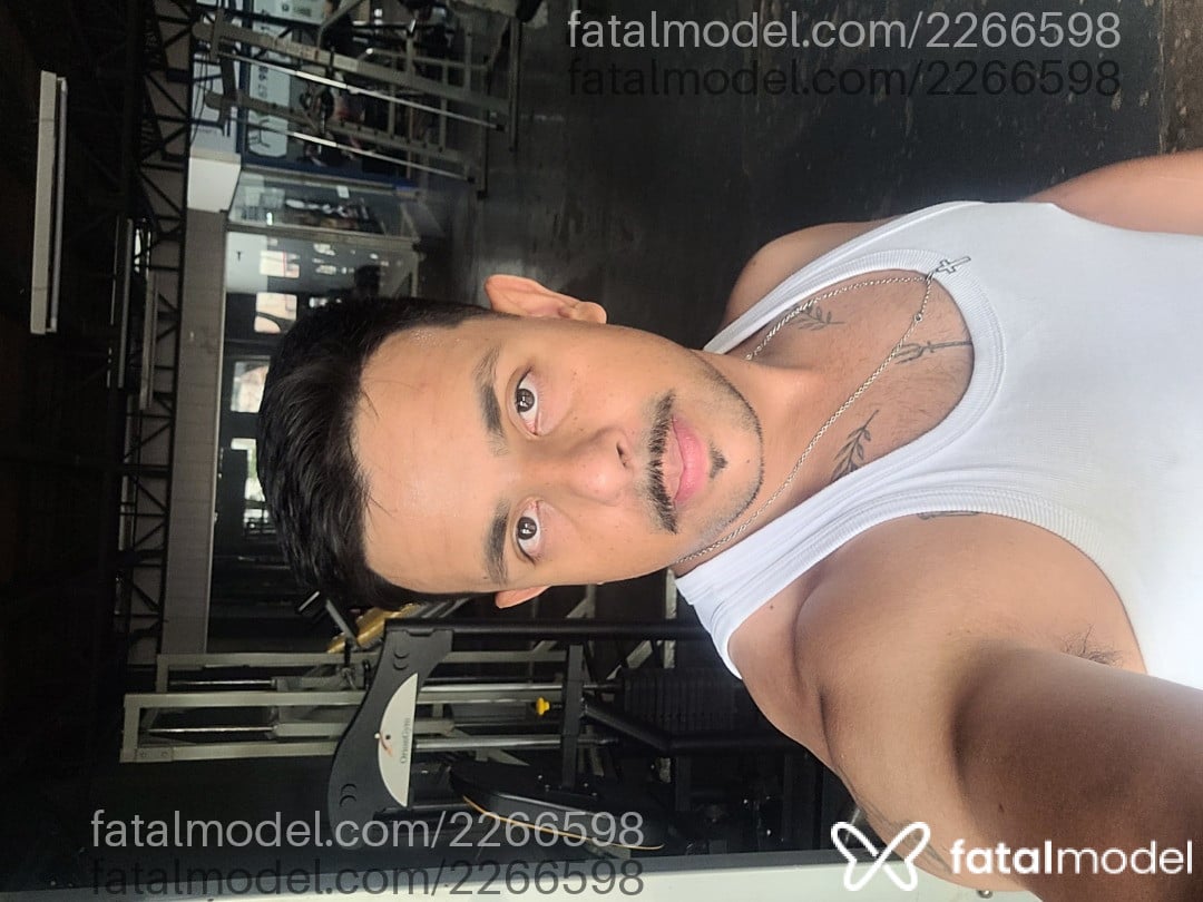 Acompanhante homem morena (o) de olhos castanhos - Everton