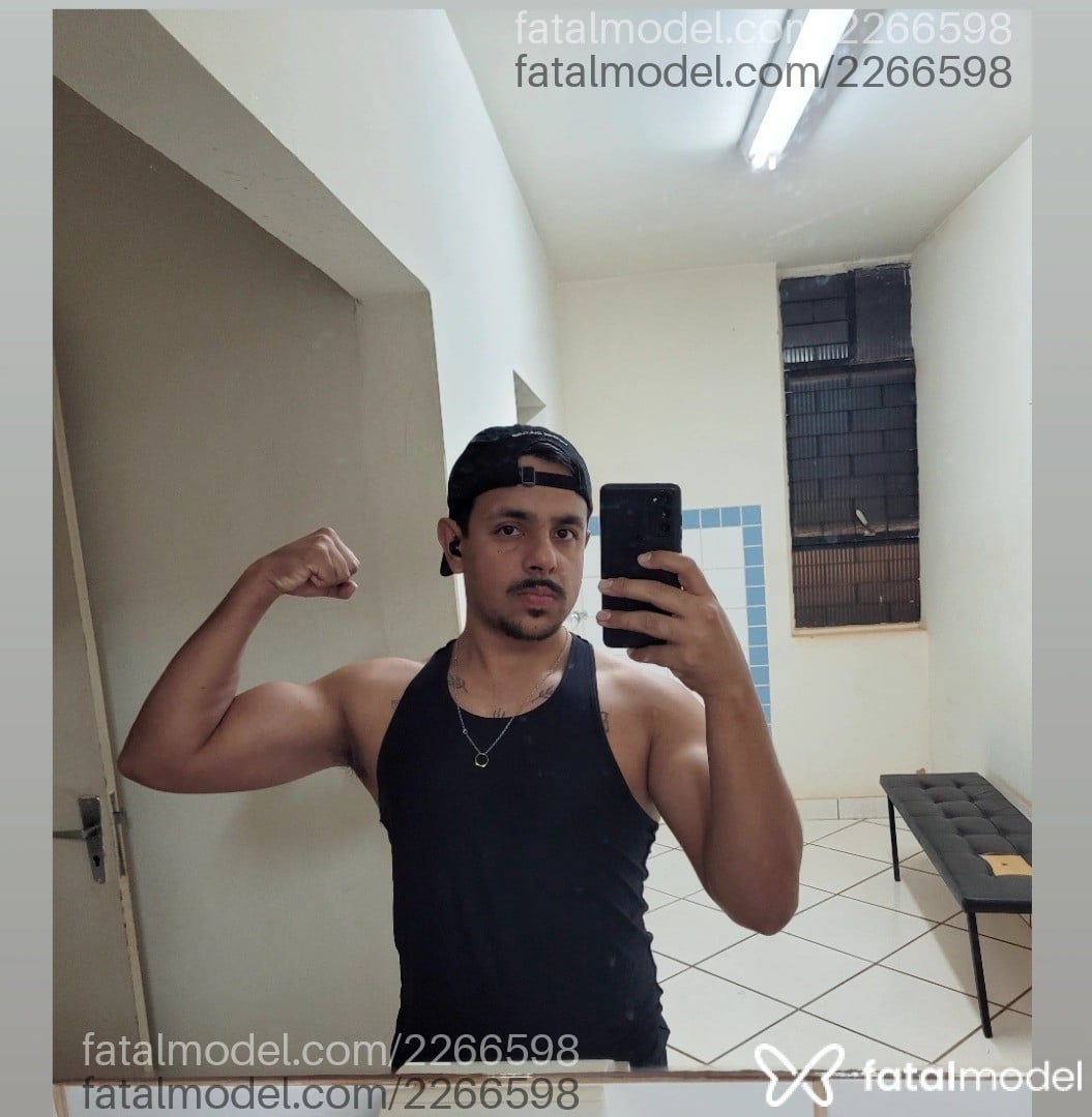 Acompanhante homem morena (o) de olhos castanhos - Everton