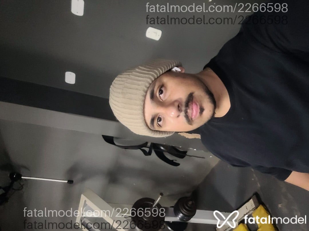 Acompanhante homem morena (o) de olhos castanhos - Everton