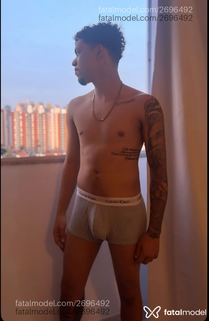 Acompanhante homem com cabelo castanho de olhos pretos em Araraquara - Henrique Teodoro