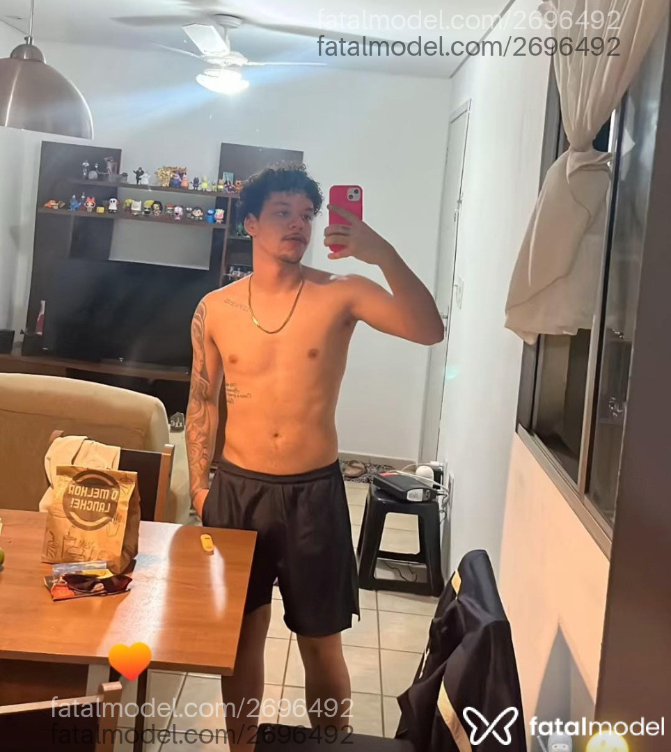 Acompanhante homem com cabelo castanho de olhos pretos em Araraquara - Henrique Teodoro
