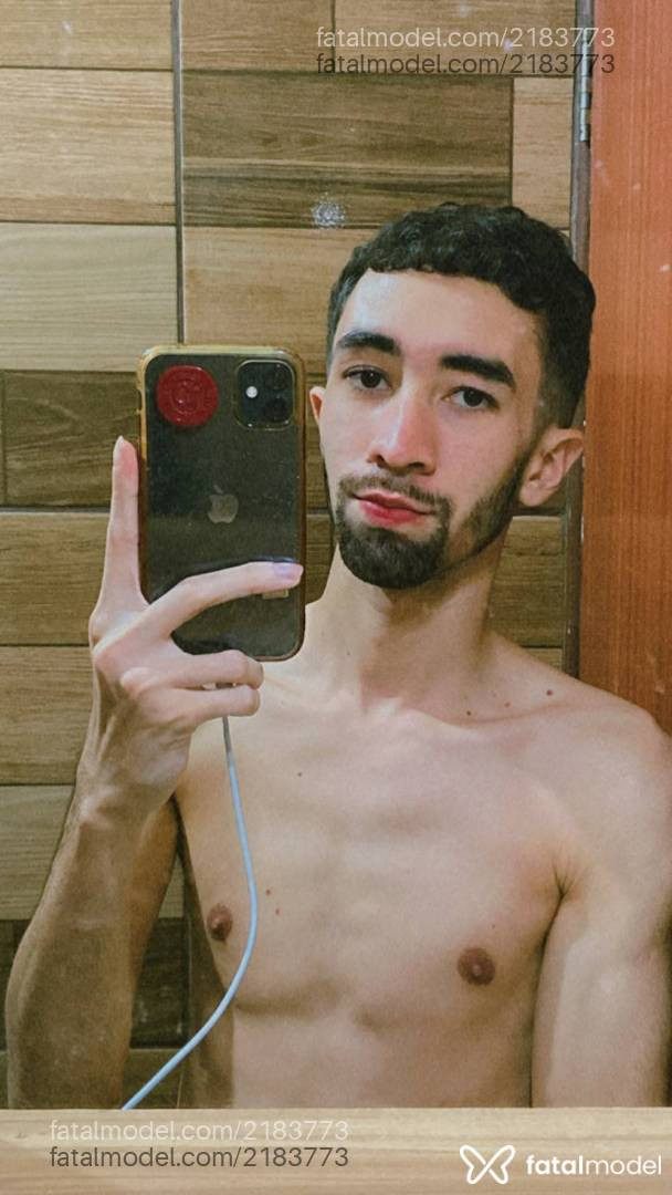Acompanhante homem com cabelo castanho de olhos castanhos em Rio de Janeiro - Henrique