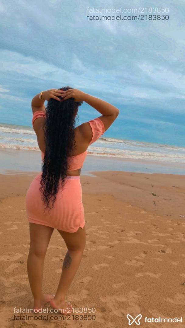 Acompanhante mulher com cabelo castanho de olhos castanhos - Aylla
