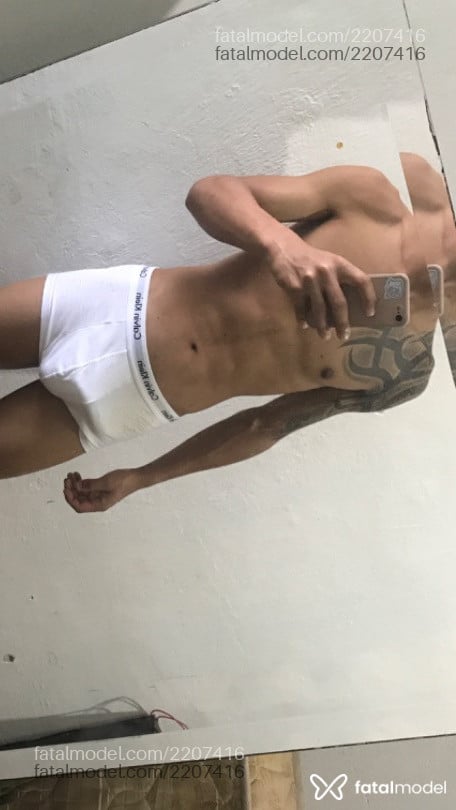 Acompanhante homem morena (o) de olhos pretos em São Paulo Acompanhante homem morena (o) de olhos pretos em São Paulo - Welliton