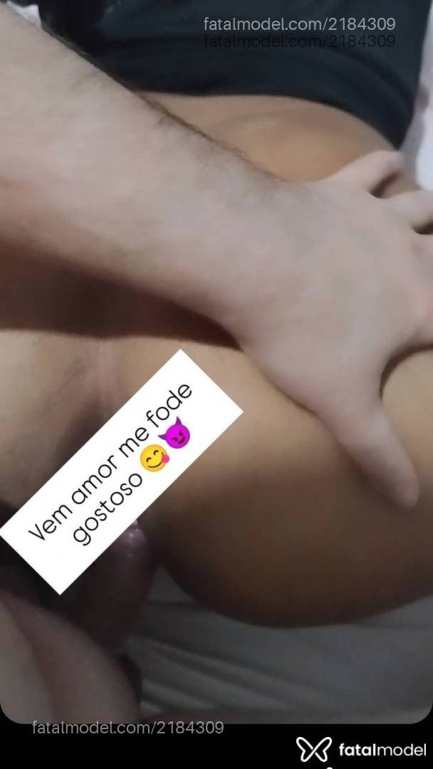 Acompanhante mulher ruiva (o) de olhos pretos - Yara Alencar