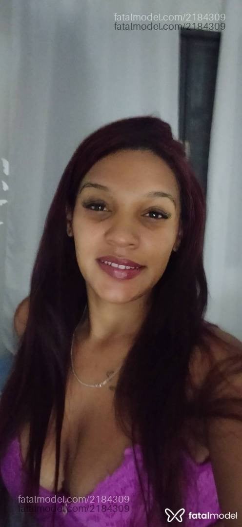 Acompanhante mulher ruiva (o) de olhos pretos - Yara Alencar