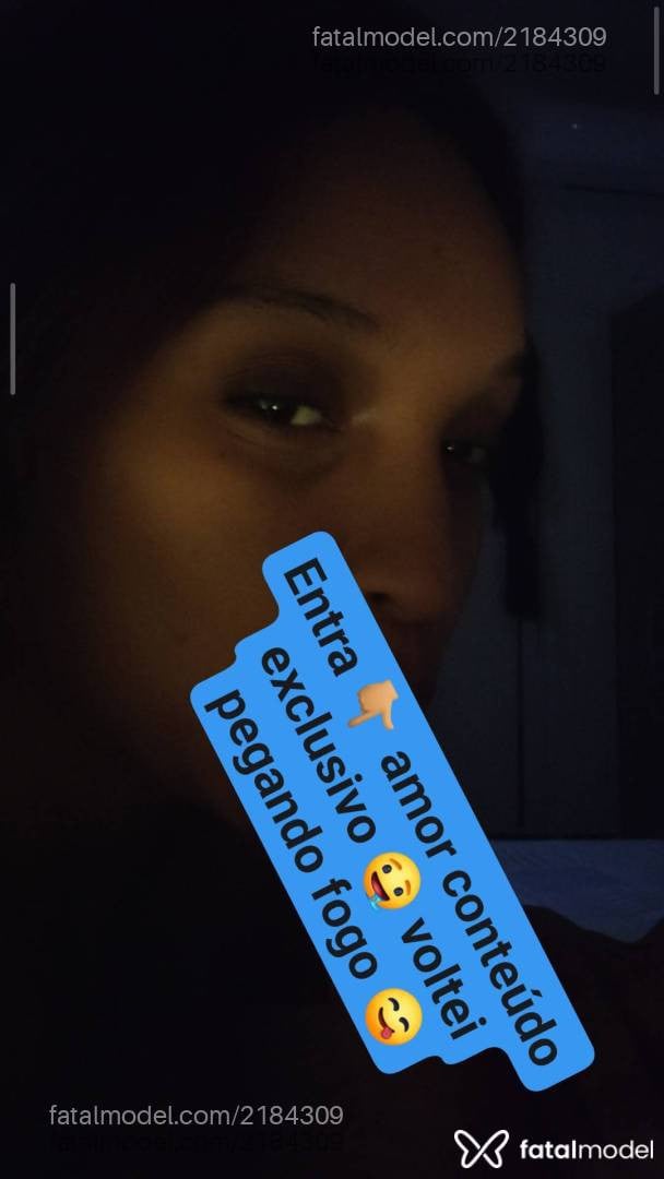 Acompanhante mulher ruiva (o) de olhos pretos - Yara Alencar