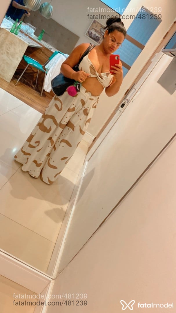 Acompanhante mulher com cabelo castanho de olhos castanhos - Melissa