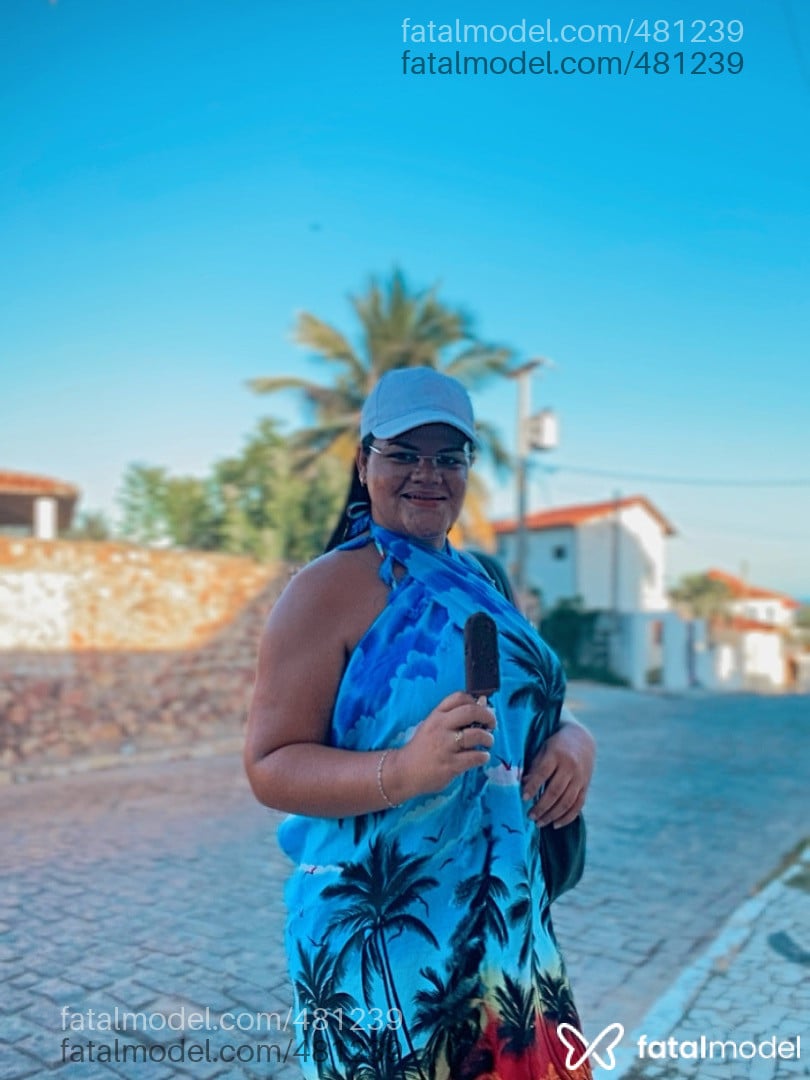 Acompanhante mulher com cabelo castanho de olhos castanhos - Melissa