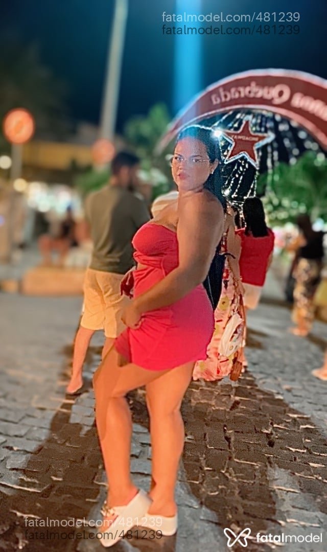 Acompanhante mulher com cabelo castanho de olhos castanhos - Melissa