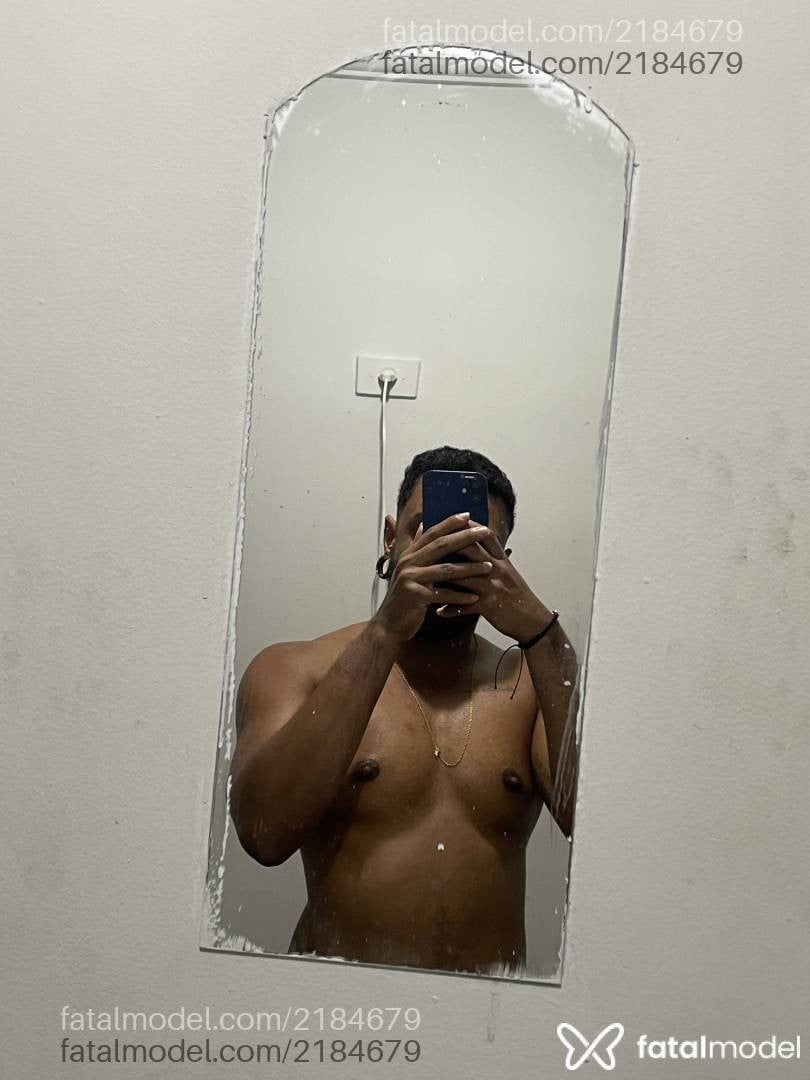 Acompanhante homem trans com cabelo castanho de olhos castanhos em São Paulo - Rodrigo Baiano